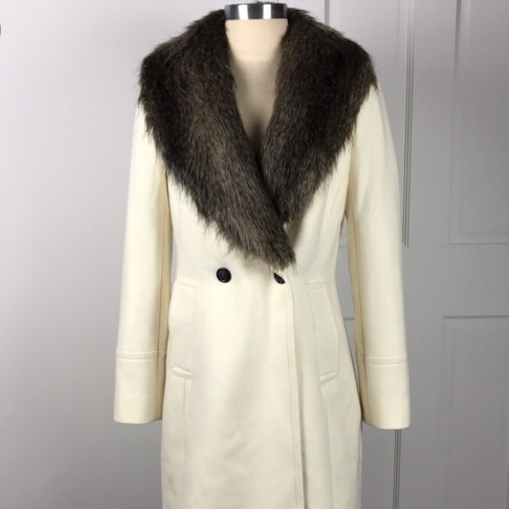 Club Monaco white Italian wool coat, fur collar